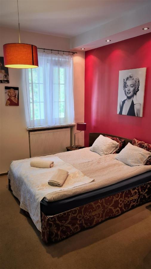 POKOJE GOŚCINNE w STARYM KINIE Ustka Zewnętrze zdjęcie